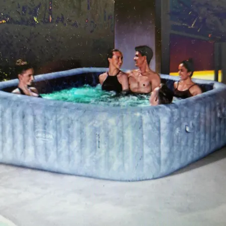 Olivia - Jasenice, With Swimming Pool And Jacuzzi יסניצה