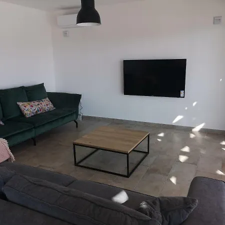 Olivia - Jasenice, With Swimming Pool And Jacuzzi וילה
