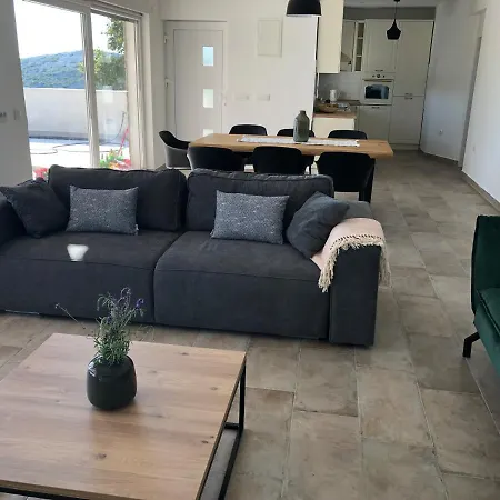 Olivia - Jasenice, With Swimming Pool And Jacuzzi וילה יסניצה