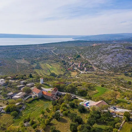Villa Olivia - Jasenice, With Swimming Pool And Jacuzzi