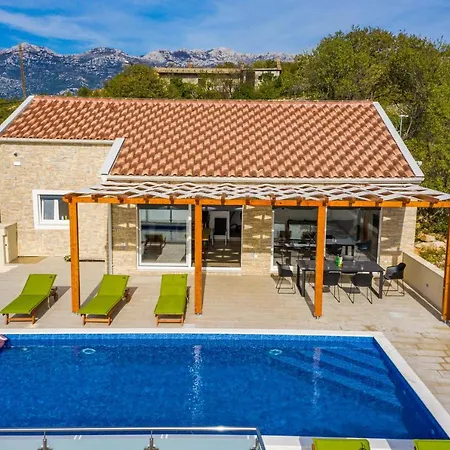 Olivia - Jasenice, With Swimming Pool And Jacuzzi וילה