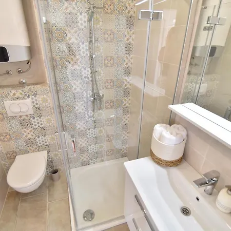 וילה Olivia - Jasenice, With Swimming Pool And Jacuzzi