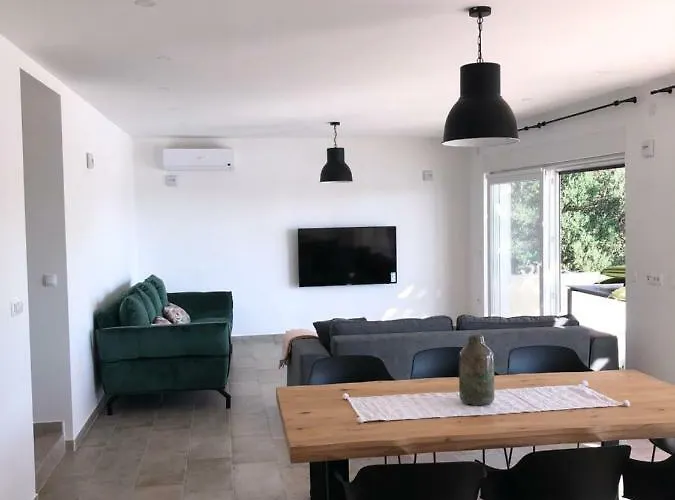 Olivia - Jasenice, With Swimming Pool And Jacuzzi
