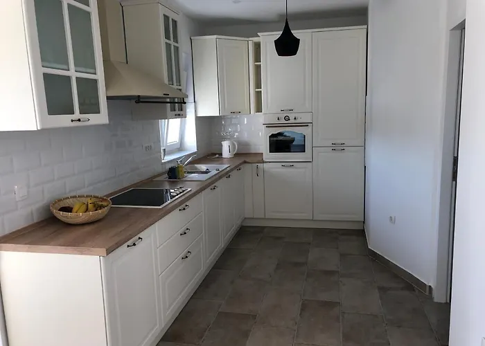 Villa Olivia - Jasenice, With Swimming Pool And Jacuzzi