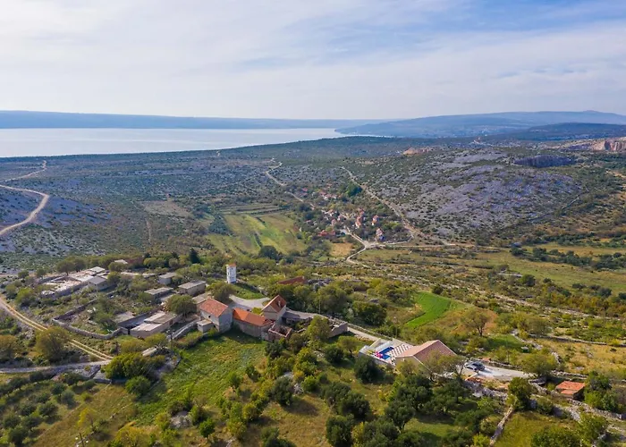 Villa Olivia - Jasenice, With Swimming Pool And Jacuzzi