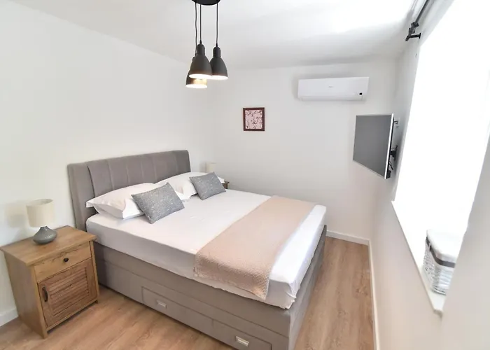 Olivia - Jasenice, With Swimming Pool And Jacuzzi Villa