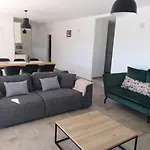 Villa Olivia - Jasenice, With Swimming Pool And Jacuzzi *