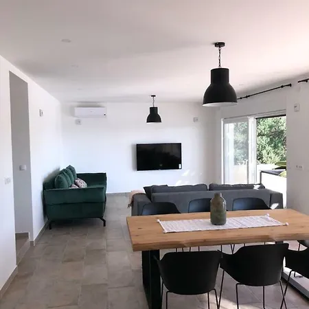 Olivia - Jasenice, With Swimming Pool And Jacuzzi