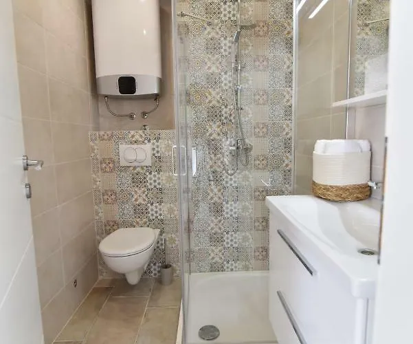 Olivia - Jasenice, With Swimming Pool And Jacuzzi